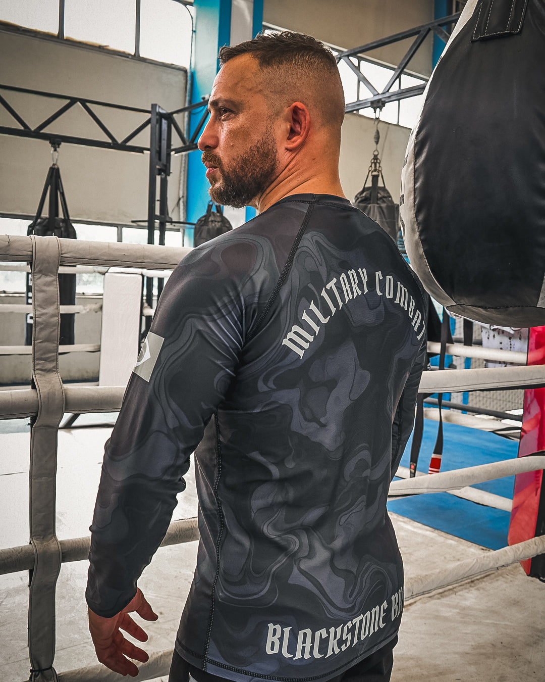 RASHGUARD MANGA LONGA MILITARY COMBAT ALTA COMPRESSÃO BS BLACK CAMO